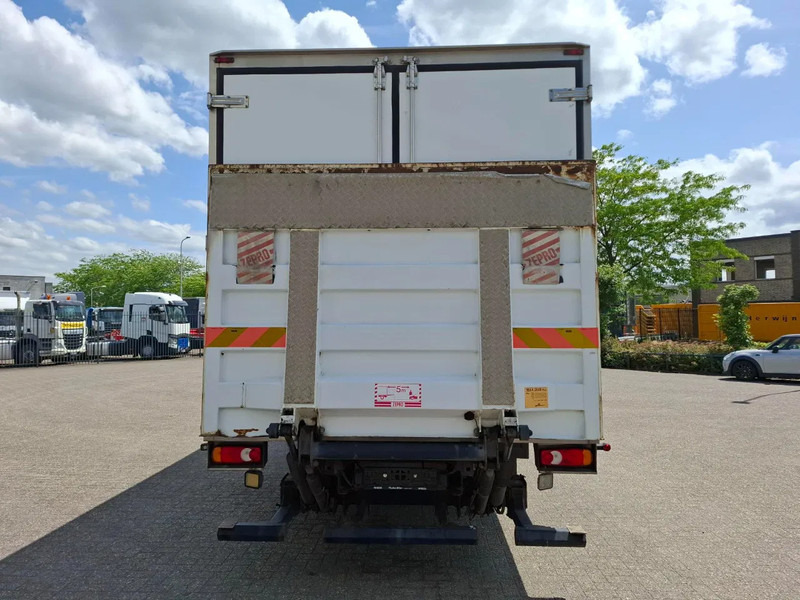 Iveco EuroCargo 120 / COOL TRUCK / CARRIER XARIOS 600 / PLATFORM 2000KG / ONLY:340634 KM / AIRCO / MANUAL / EURO-6 / 2014 - Camion isothermique: photos 4 Iveco EuroCargo 120 / COOL TRUCK / CARRIER XARIOS 600 / PLATFORM 2000KG / ONLY:340634 KM / AIRCO / MANUAL / EURO-6 / 2014 - Camion isothermique: photos 4
