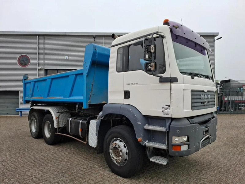MAN TGA 26.310 / 6X4 / 2XBIG AXLE / 2SIDE TIPPER / ONLY:545423 KM / TUV:06-05-2026 / FULL-STEEL / AIRCO / MANUAL / EURO-4 / 2005 - Camion benne: photos 4 MAN TGA 26.310 / 6X4 / 2XBIG AXLE / 2SIDE TIPPER / ONLY:545423 KM / TUV:06-05-2026 / FULL-STEEL / AIRCO / MANUAL / EURO-4 / 2005 - Camion benne: photos 4