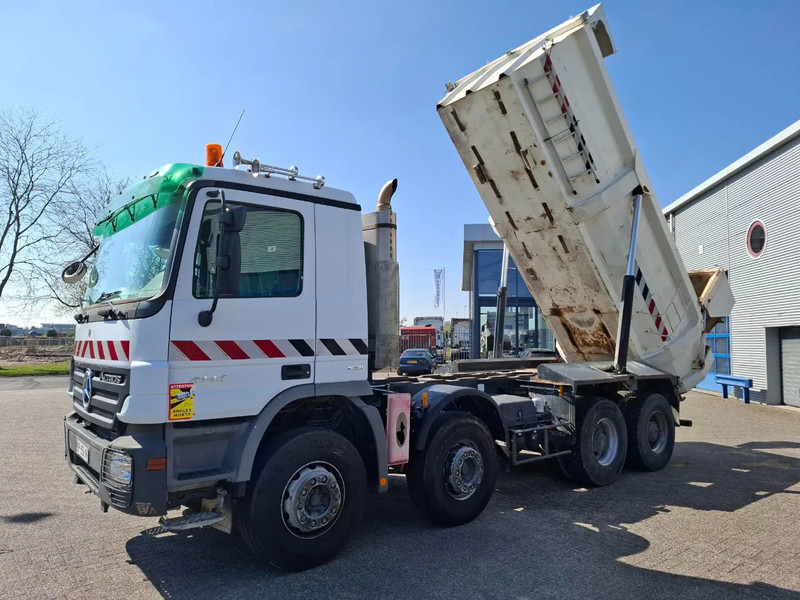 Mercedes-Benz ACTROS 4144 / 8X4 / RETARDER / BIG AXLE / FULL-STEEL / DRUM BRAKES / TUV:17-10-2025 / AIRCO / EURO-4 / 2007 - Camion benne: photos 1 Mercedes-Benz ACTROS 4144 / 8X4 / RETARDER / BIG AXLE / FULL-STEEL / DRUM BRAKES / TUV:17-10-2025 / AIRCO / EURO-4 / 2007 - Camion benne: photos 1
