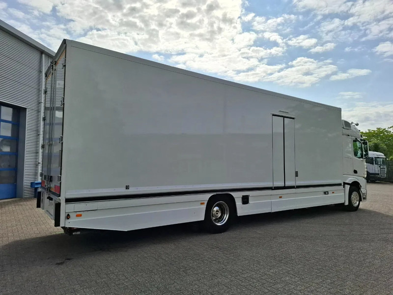 Mercedes-Benz Actros 1843 / GERMAN FLOWER TRUCK / 162021 KM / ISOLATED BOX / COOL & HEATED / NAVI / PLATFORM 1500 KG / TOP CONDITION / FULL-AI - Camion magasin: photos 5 Mercedes-Benz Actros 1843 / GERMAN FLOWER TRUCK / 162021 KM / ISOLATED BOX / COOL & HEATED / NAVI / PLATFORM 1500 KG / TOP CONDITION / FULL-AI - Camion magasin: photos 5