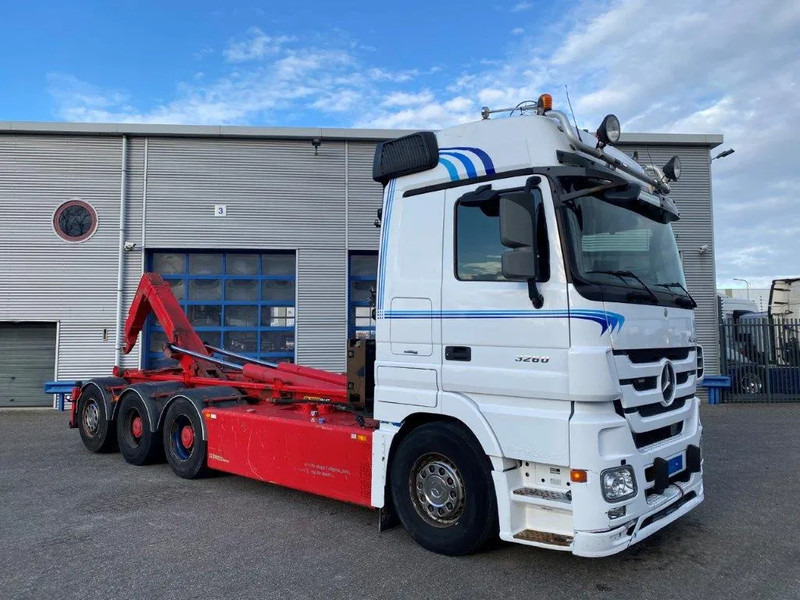 Mercedes-Benz Actros 3260 V8 / 15,9L / 8X4 / BIG AXLE / PALFINGER T26 HOOKLIFT / LIFT+LENKACHSE / FULL-AIR / AIRCO / AUTOMATIC / EURO-5 / 2013 - Camion ampliroll: photos 5 Mercedes-Benz Actros 3260 V8 / 15,9L / 8X4 / BIG AXLE / PALFINGER T26 HOOKLIFT / LIFT+LENKACHSE / FULL-AIR / AIRCO / AUTOMATIC / EURO-5 / 2013 - Camion ampliroll: photos 5