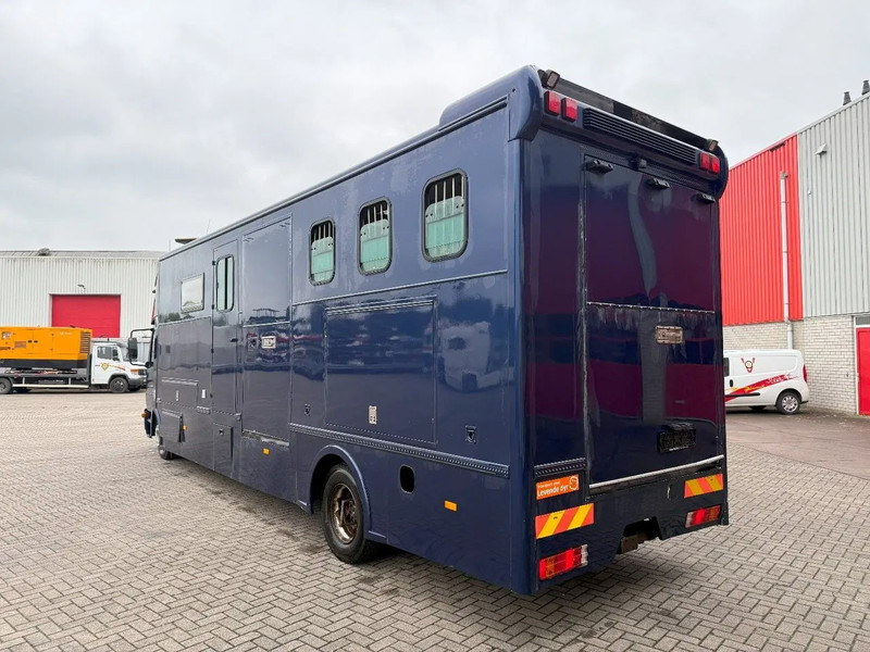 Mercedes-Benz Atego 1223 / ENGINE RUNNING / ONLY:159450 KM / HORSETRUCK / HEATED BOX / GEN2-TACHO= WATERTANK / LIVING ROOM / EURO-2 / MANUAL / - Camion chevaux: photos 3 Mercedes-Benz Atego 1223 / ENGINE RUNNING / ONLY:159450 KM / HORSETRUCK / HEATED BOX / GEN2-TACHO= WATERTANK / LIVING ROOM / EURO-2 / MANUAL / - Camion chevaux: photos 3