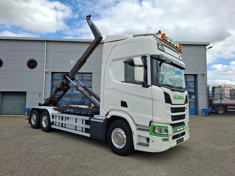 Scania NGS R500 / RETARDER / AJK HOOK 22 TON / LIFT+LENKACHSE / TUV:17-06-2026 / NAVI / LWDS / ALCOA / LEATHER / AUTOMATIC / EURO-6 / 2 - Camion ampliroll: photos 2 Scania NGS R500 / RETARDER / AJK HOOK 22 TON / LIFT+LENKACHSE / TUV:17-06-2026 / NAVI / LWDS / ALCOA / LEATHER / AUTOMATIC / EURO-6 / 2 - Camion ampliroll: photos 2