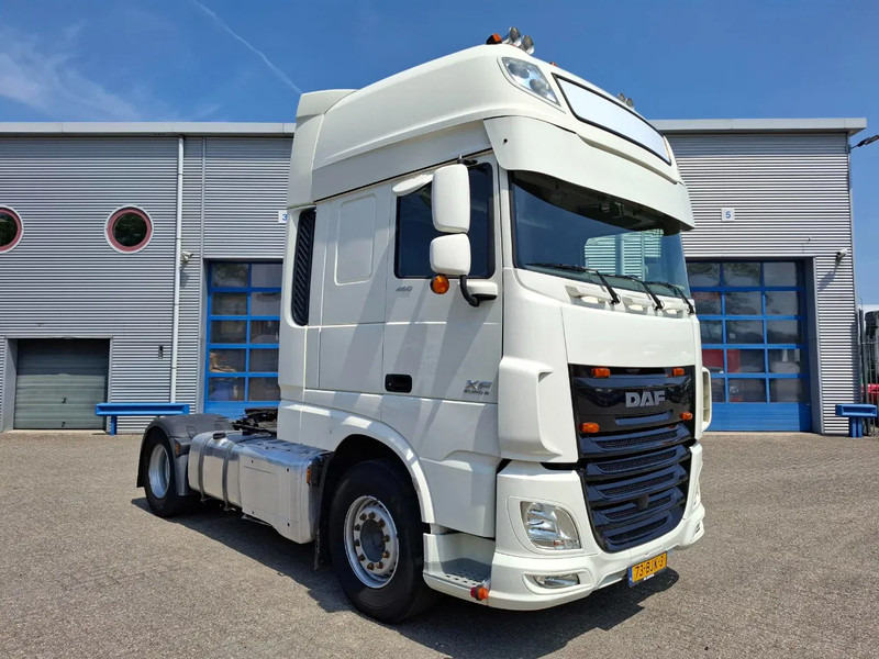 DAF XF106-460 / CLEAN NL TRUCK / DOUBLE TANK / 751675 KM / ACC / LWDS / FRIDGE / AUTOMATIC / EURO-6 / 2017 - Tracteur routier: photos 2 DAF XF106-460 / CLEAN NL TRUCK / DOUBLE TANK / 751675 KM / ACC / LWDS / FRIDGE / AUTOMATIC / EURO-6 / 2017 - Tracteur routier: photos 2