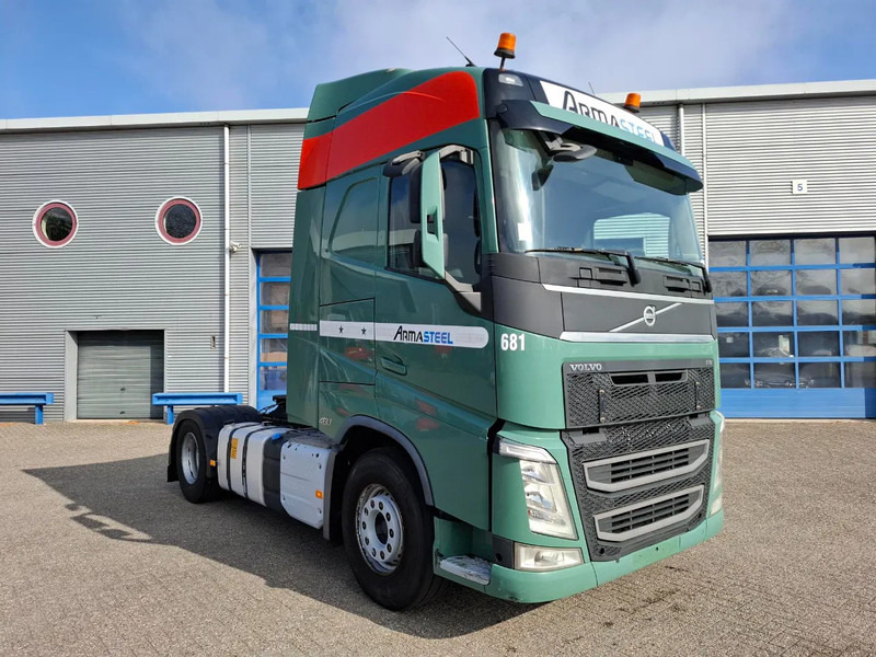 Volvo FH4-460 / VEB+ / DOUBLE TANK / FRIDGE / AIRCO / AUTOMATIC / EURO-6 / 2014 - Tracteur routier: photos 2 Volvo FH4-460 / VEB+ / DOUBLE TANK / FRIDGE / AIRCO / AUTOMATIC / EURO-6 / 2014 - Tracteur routier: photos 2