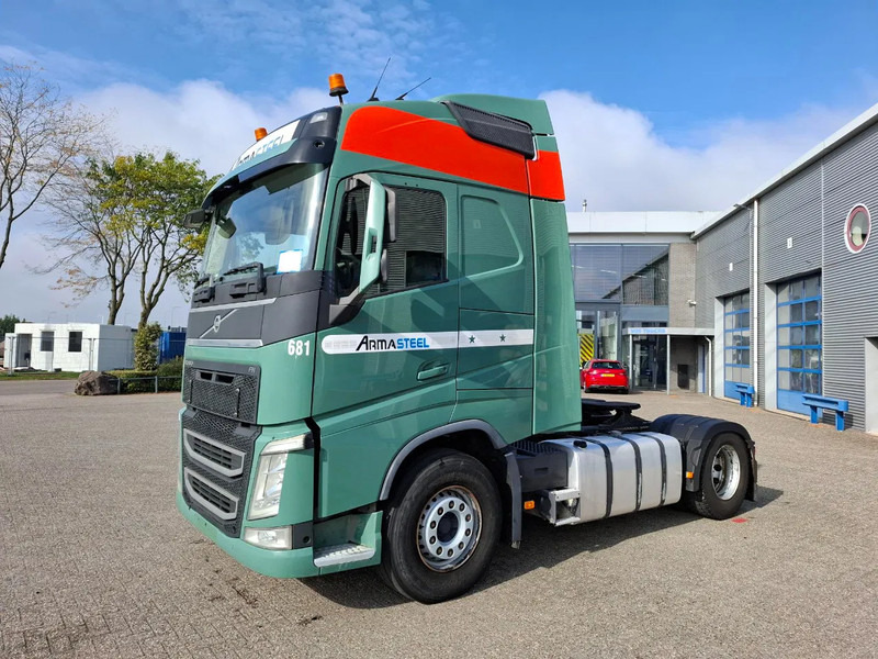 Volvo FH4-460 / VEB+ / DOUBLE TANK / FRIDGE / AIRCO / AUTOMATIC / EURO-6 / 2014 - Tracteur routier: photos 1 Volvo FH4-460 / VEB+ / DOUBLE TANK / FRIDGE / AIRCO / AUTOMATIC / EURO-6 / 2014 - Tracteur routier: photos 1