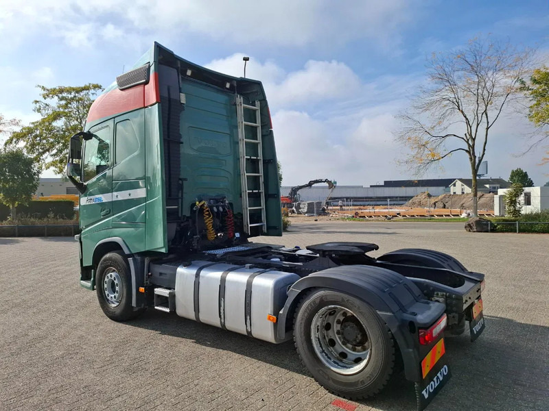 Volvo FH4-460 / VEB+ / DOUBLE TANK / FRIDGE / AIRCO / AUTOMATIC / EURO-6 / 2014 - Tracteur routier: photos 3 Volvo FH4-460 / VEB+ / DOUBLE TANK / FRIDGE / AIRCO / AUTOMATIC / EURO-6 / 2014 - Tracteur routier: photos 3