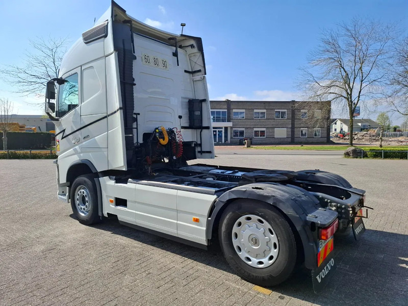 Volvo FH4-460 / VEB+ / DOUBLE TANK / FRIDGE / AUTOMATIC / EURO-6 / 2018 - Tracteur routier: photos 3 Volvo FH4-460 / VEB+ / DOUBLE TANK / FRIDGE / AUTOMATIC / EURO-6 / 2018 - Tracteur routier: photos 3