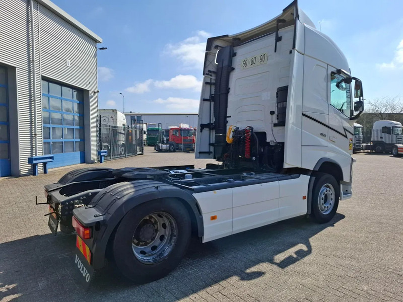 Volvo FH4-460 / VEB+ / DOUBLE TANK / FRIDGE / AUTOMATIC / EURO-6 / 2018 - Tracteur routier: photos 5 Volvo FH4-460 / VEB+ / DOUBLE TANK / FRIDGE / AUTOMATIC / EURO-6 / 2018 - Tracteur routier: photos 5