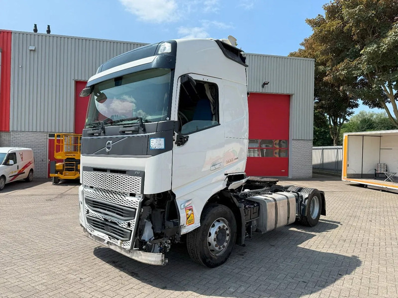 Volvo FH5-500 / ENGINE RUNNING / TURBO COMPOUND / ONLY:434243 KM / VEB+ / PARKCOOL / DOUBLE TANK / EURO-6 / 2021 - Tracteur routier: photos 1 Volvo FH5-500 / ENGINE RUNNING / TURBO COMPOUND / ONLY:434243 KM / VEB+ / PARKCOOL / DOUBLE TANK / EURO-6 / 2021 - Tracteur routier: photos 1