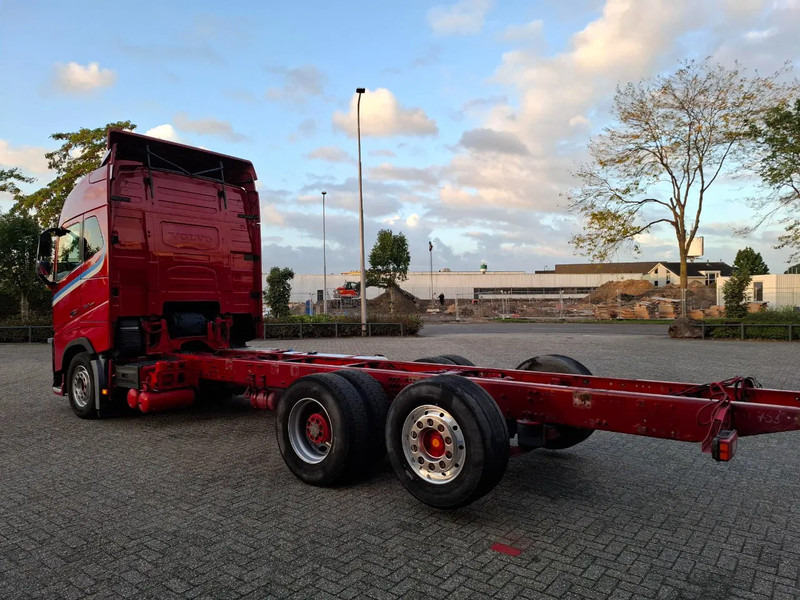 Volvo FH16-750 / BIG AXLE / VEB+ / ONLY:679711 KM / DYNAMIC STEERING / NAVI / LWDS / FULL-AIR / AUTOMATIC / EURO-6 / 2018 - Châssis cabine: photos 3 Volvo FH16-750 / BIG AXLE / VEB+ / ONLY:679711 KM / DYNAMIC STEERING / NAVI / LWDS / FULL-AIR / AUTOMATIC / EURO-6 / 2018 - Châssis cabine: photos 3
