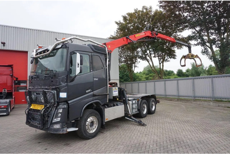 Volvo FH16-750 / ENGINE RUNNING / 6x4 / RETARDER / BIG AXLE / VEB+ / PALFINGER FD250 / EURO-6 / 2016 - Camion grumier, Camion grue: photos 1 Volvo FH16-750 / ENGINE RUNNING / 6x4 / RETARDER / BIG AXLE / VEB+ / PALFINGER FD250 / EURO-6 / 2016 - Camion grumier, Camion grue: photos 1