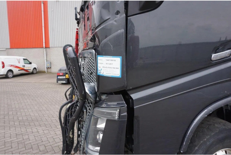 Camion grumier, Camion grue Volvo FH16-750 / ENGINE RUNNING / 6x4 / RETARDER / BIG AXLE / VEB+ / PALFINGER FD250 / EURO-6 / 2016: photos 11