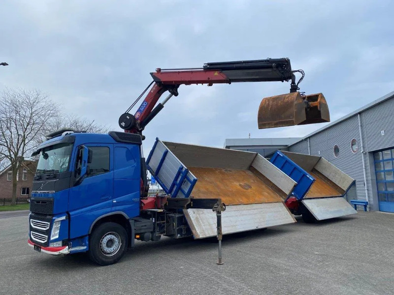Volvo FH4-500 / HMF 3220K-RC / REMOTE / ROTATOR / 3SIDE TIPPER / DYNAMIC STEERING / ONLY:302623 KM / AUTOMATIC / EURO-6 / 2017 - Camion grue: photos 2 Volvo FH4-500 / HMF 3220K-RC / REMOTE / ROTATOR / 3SIDE TIPPER / DYNAMIC STEERING / ONLY:302623 KM / AUTOMATIC / EURO-6 / 2017 - Camion grue: photos 2