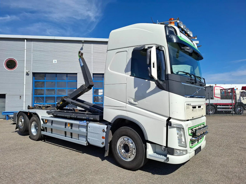 Volvo FH4-500 / VEB+ / HOOK 22 TON / LIFT+LENKACHSE / TUV:02-02-2026 / FULL-AIR / LWDS / NAVI / ALCOA / AUTOMATIC / EURO-6 / 2017 - Camion ampliroll: photos 4 Volvo FH4-500 / VEB+ / HOOK 22 TON / LIFT+LENKACHSE / TUV:02-02-2026 / FULL-AIR / LWDS / NAVI / ALCOA / AUTOMATIC / EURO-6 / 2017 - Camion ampliroll: photos 4