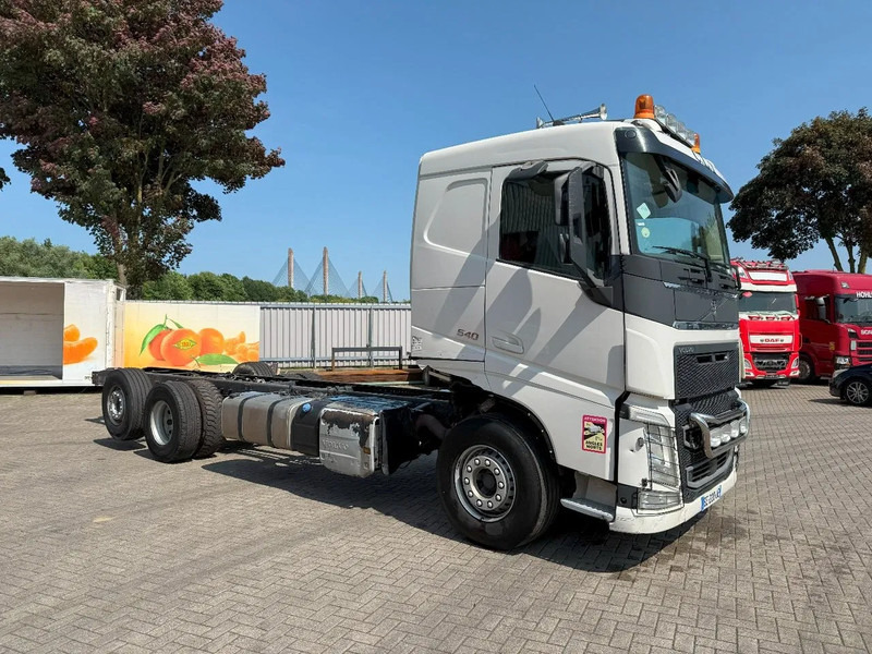 Volvo FH4-540 / ENGINE RUNNING / RETARDER / LIFT+LENKACHSE / FULL-AIR / ONLY:546472 KM / VEB+ / LWDS / AUTOMATIC / EURO-6 / 2016 - Châssis cabine: photos 2 Volvo FH4-540 / ENGINE RUNNING / RETARDER / LIFT+LENKACHSE / FULL-AIR / ONLY:546472 KM / VEB+ / LWDS / AUTOMATIC / EURO-6 / 2016 - Châssis cabine: photos 2