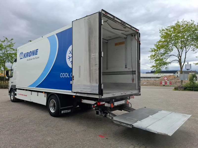 Volvo FM11-330 / VEB / LWDS / ONLY:442862 KM / CARRIER SUPRA 1250 / DOPPELSTOCK / PLATFORM 2TON / DATALOG / FULL-AIR / TOP CONDITION / - Camion isothermique: photos 3 Volvo FM11-330 / VEB / LWDS / ONLY:442862 KM / CARRIER SUPRA 1250 / DOPPELSTOCK / PLATFORM 2TON / DATALOG / FULL-AIR / TOP CONDITION / - Camion isothermique: photos 3