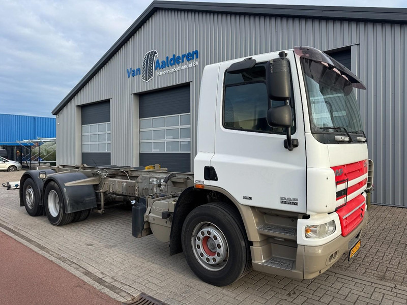 DAF CF75-310, ADR, PTO, 9.0 Ton Front-axle, WB:450 cm - Châssis cabine: photos 1 DAF CF75-310, ADR, PTO, 9.0 Ton Front-axle, WB:450 cm - Châssis cabine: photos 1
