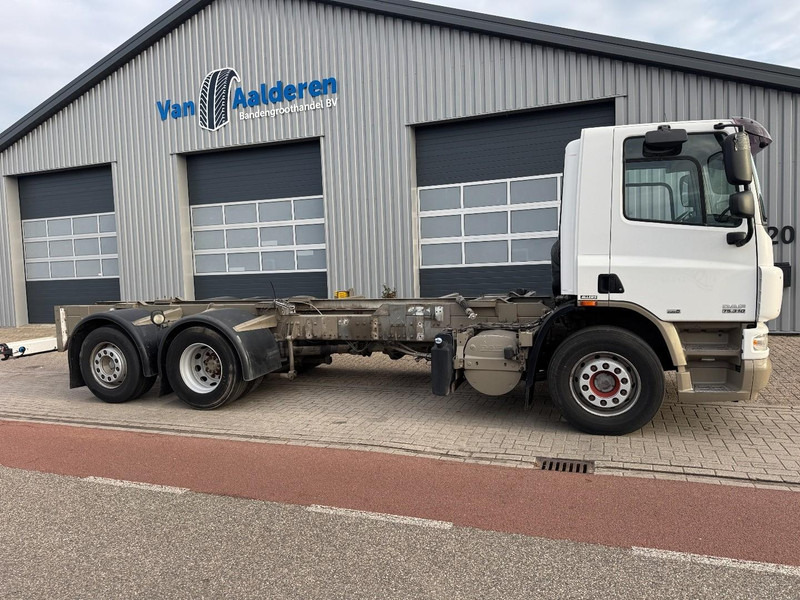 DAF CF75-310, ADR, PTO, 9.0 Ton Front-axle, WB:450 cm - Châssis cabine: photos 2 DAF CF75-310, ADR, PTO, 9.0 Ton Front-axle, WB:450 cm - Châssis cabine: photos 2