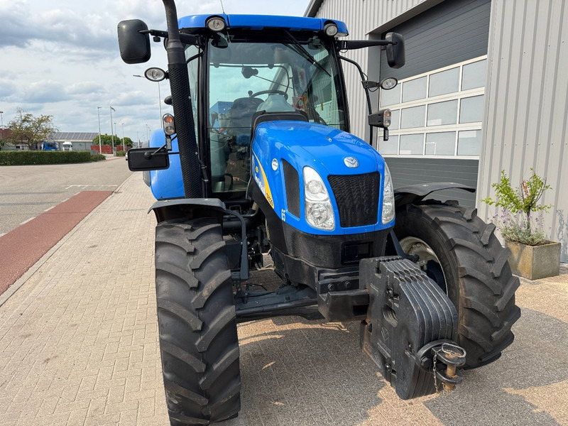 New Holland T6020 - Elite - Tracteur agricole: photos 3 New Holland T6020 - Elite - Tracteur agricole: photos 3