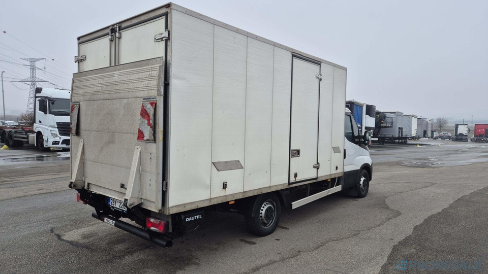 IVECO DAILY 35S11 - mrazírna + elektro agregát THERMO KING V-300 Max + zvedací čelo 750 kg - Véhicule utilitaire frigorifique: photos 3 IVECO DAILY 35S11 - mrazírna + elektro agregát THERMO KING V-300 Max + zvedací čelo 750 kg - Véhicule utilitaire frigorifique: photos 3