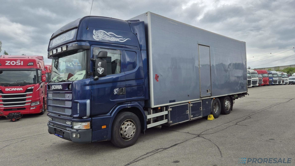 SCANIA R124 LB 6X2 EURO 3 - skříňový + hydraulické čelo - Camion fourgon: photos 2 SCANIA R124 LB 6X2 EURO 3 - skříňový + hydraulické čelo - Camion fourgon: photos 2