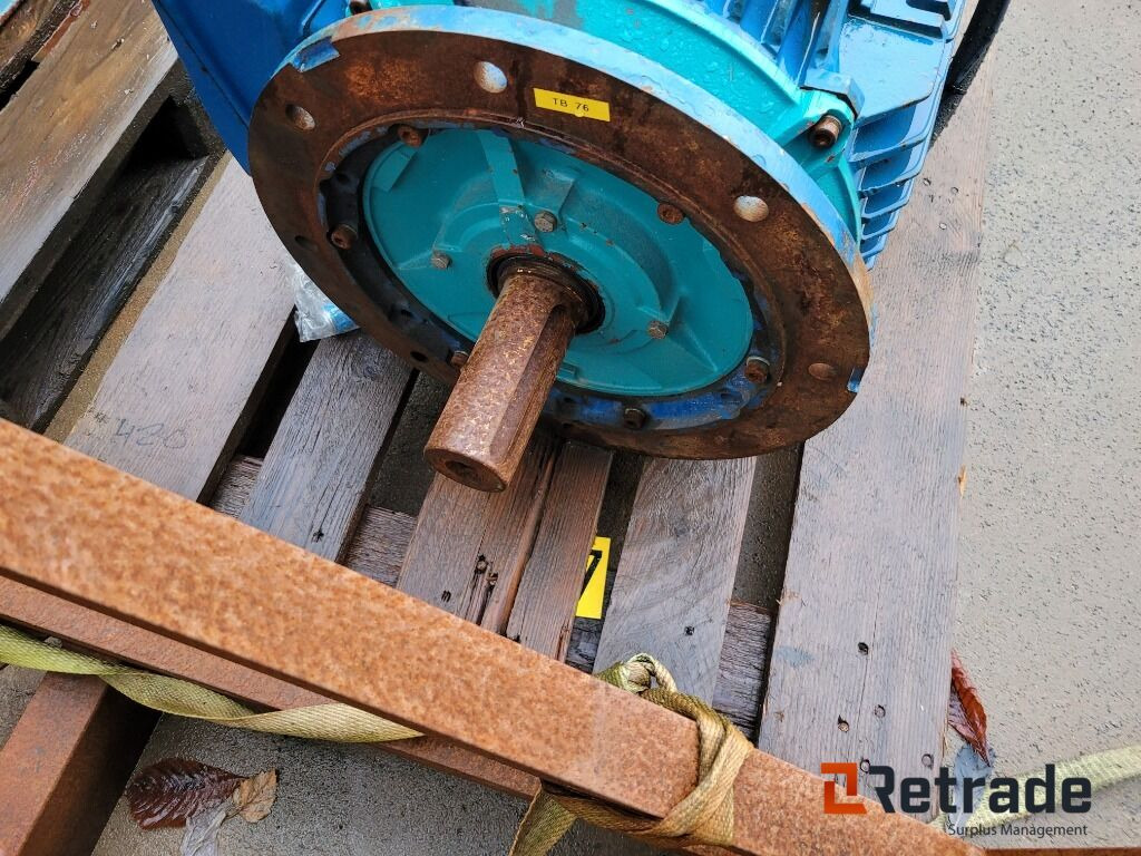 Elmotor Brook Crompton DF8P4D - Autre matériel: photos 5 Elmotor Brook Crompton DF8P4D - Autre matériel: photos 5