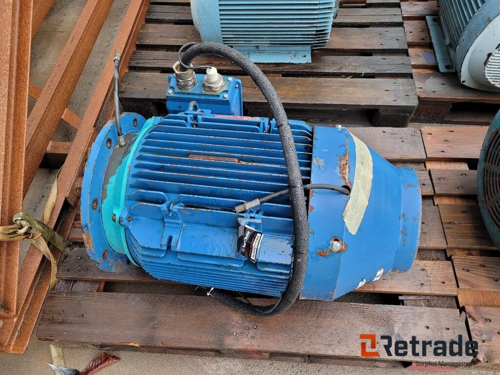 Elmotor Brook Crompton DF8P4D - Autre matériel: photos 1 Elmotor Brook Crompton DF8P4D - Autre matériel: photos 1