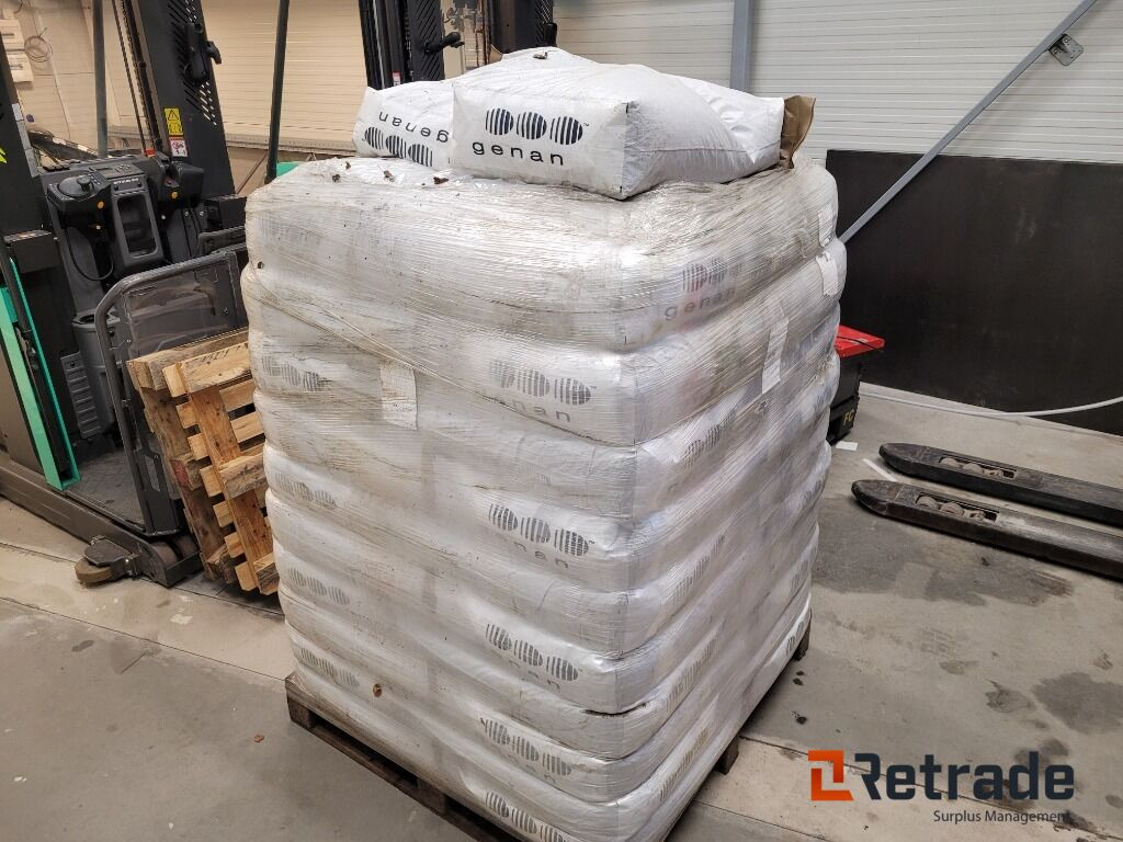 Gummigranulat Genan Ultra coarse - Autre matériel: photos 2 Gummigranulat Genan Ultra coarse - Autre matériel: photos 2