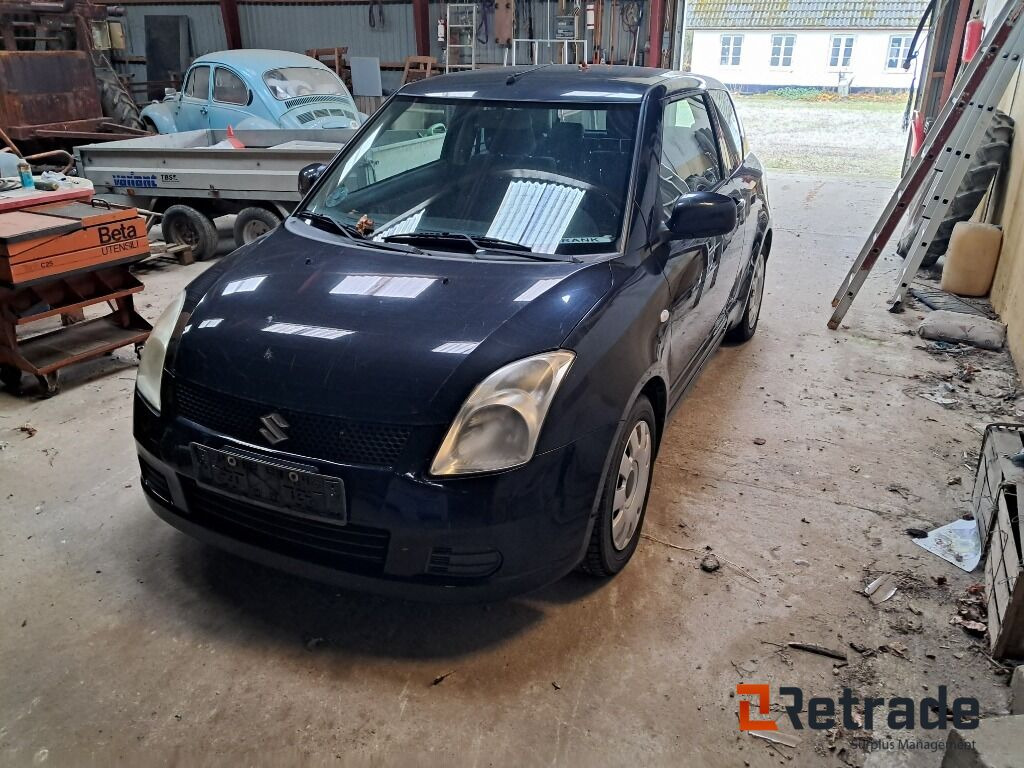 Bil Suzuki Swift 1,3 A/mt - Voiture: photos 1 Bil Suzuki Swift 1,3 A/mt - Voiture: photos 1