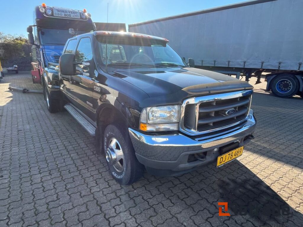 Ford F-350 4X4 DRW Truck / Ford F-350 DRW Truck - Voiture: photos 3 Ford F-350 4X4 DRW Truck / Ford F-350 DRW Truck - Voiture: photos 3