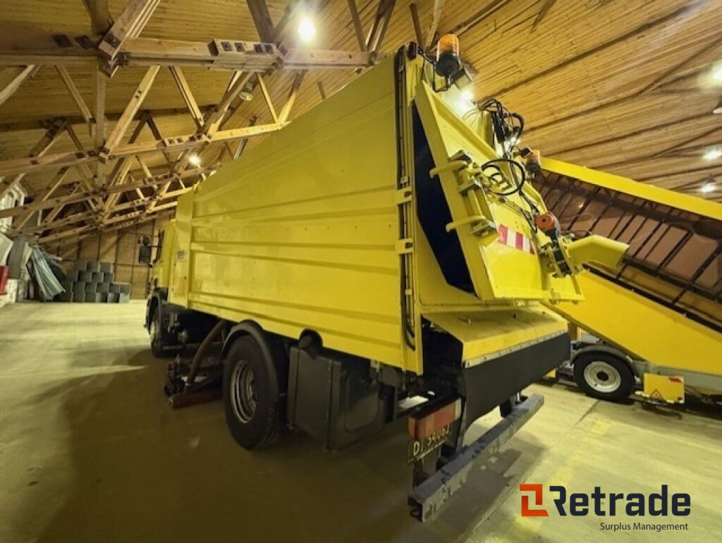 Glykol suger - Scania P310 med Bucher STKF 9500 på bygg! - Benne à ordures ménagères: photos 4 Glykol suger - Scania P310 med Bucher STKF 9500 på bygg! - Benne à ordures ménagères: photos 4