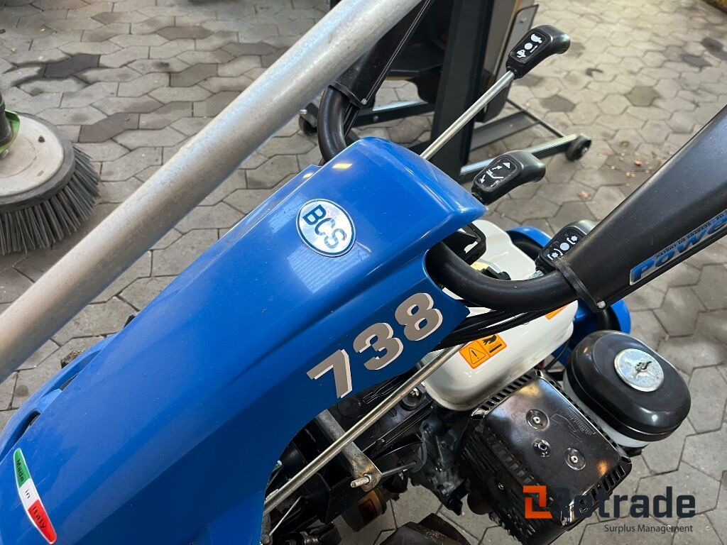 Redskabsbærer BCS 738 Power Safe Motoriseret med frontkost samt tilbehør - Machine agricole: photos 5 Redskabsbærer BCS 738 Power Safe Motoriseret med frontkost samt tilbehør - Machine agricole: photos 5