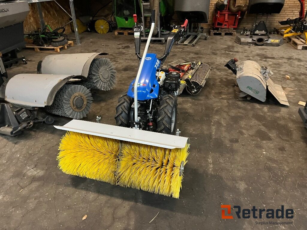 Redskabsbærer BCS 738 Power Safe Motoriseret med frontkost samt tilbehør - Machine agricole: photos 2 Redskabsbærer BCS 738 Power Safe Motoriseret med frontkost samt tilbehør - Machine agricole: photos 2