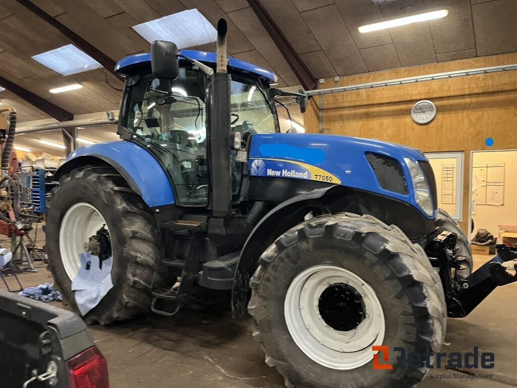 Traktor NEW HOLLAND T7050 - Machine agricole: photos 2 Traktor NEW HOLLAND T7050 - Machine agricole: photos 2