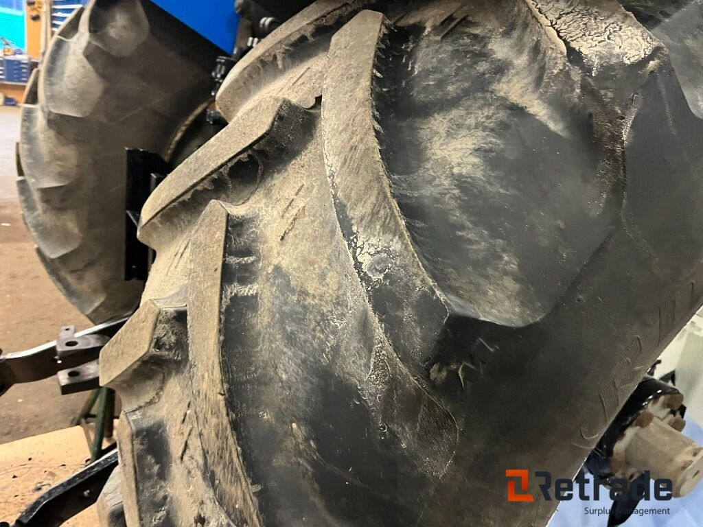 Machine agricole Traktor NEW HOLLAND  T7050: photos 7