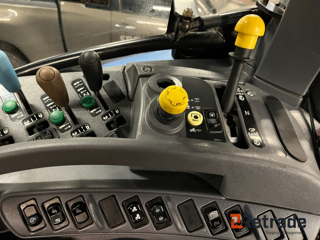 Machine agricole Traktor NEW HOLLAND  T7050: photos 19