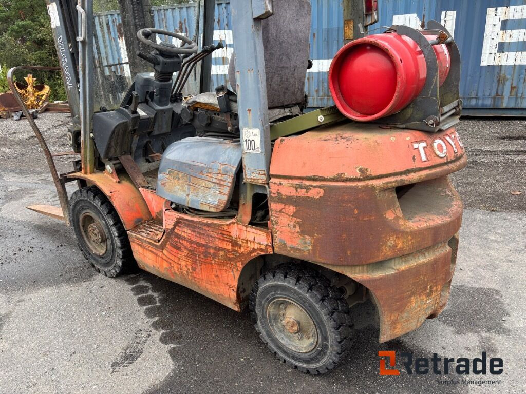 Toyota FGF 25 gass truck - Matériel industriel: photos 3 Toyota FGF 25 gass truck - Matériel industriel: photos 3