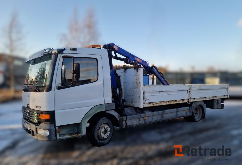 Mercedes-Benz Atego 818L med 6 meter plan og kran - Camion plateau, Camion grue: photos 1 Mercedes-Benz Atego 818L med 6 meter plan og kran - Camion plateau, Camion grue: photos 1