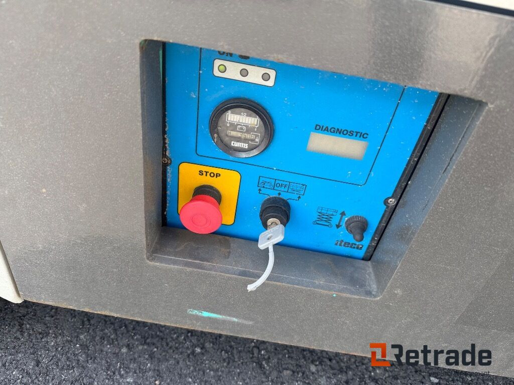 Nacelle ciseaux Saxlift Iteco IT12122: photos 15 Nacelle ciseaux Saxlift Iteco IT12122: photos 15