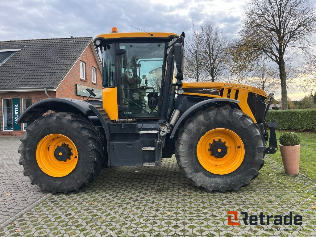 Traktor JCB Fasttrac 4220 serie 4 - Tracteur agricole: photos 4 Traktor JCB Fasttrac 4220 serie 4 - Tracteur agricole: photos 4