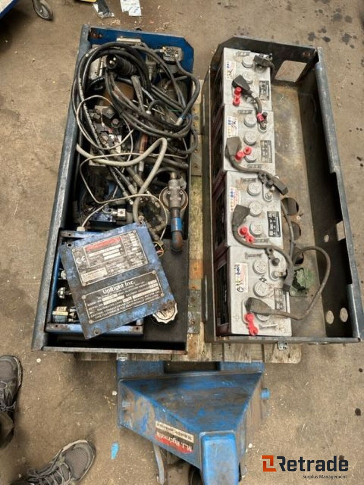 Upright Sax Platform 10 meter / Scissor platform 10 meters - Nacelle ciseaux: photos 3 Upright Sax Platform 10 meter / Scissor platform 10 meters - Nacelle ciseaux: photos 3