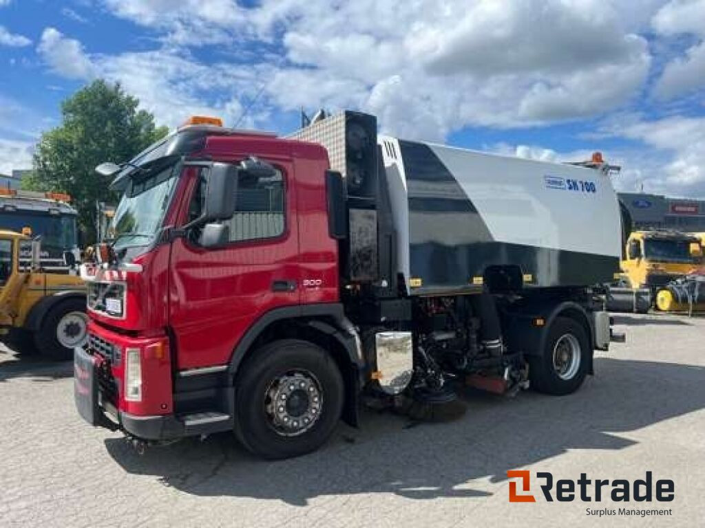 Volvo FE 300 Feiebil / Kombibil med Tipp og Brøyteoppsett - Balayeuse de voirie: photos 1 Volvo FE 300 Feiebil / Kombibil med Tipp og Brøyteoppsett - Balayeuse de voirie: photos 1