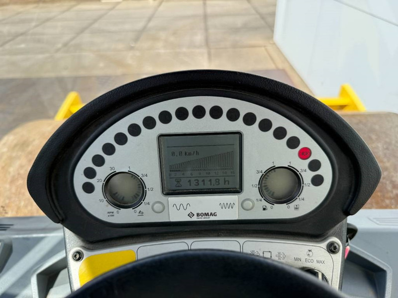 Compacteur Bomag BW211DH-5 - German Machine / Only 1311 Hours: photos 14