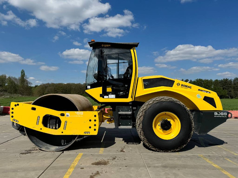 Bomag BW213D-5 - New / 2023 Model - Compacteur: photos 1 Bomag BW213D-5 - New / 2023 Model - Compacteur: photos 1