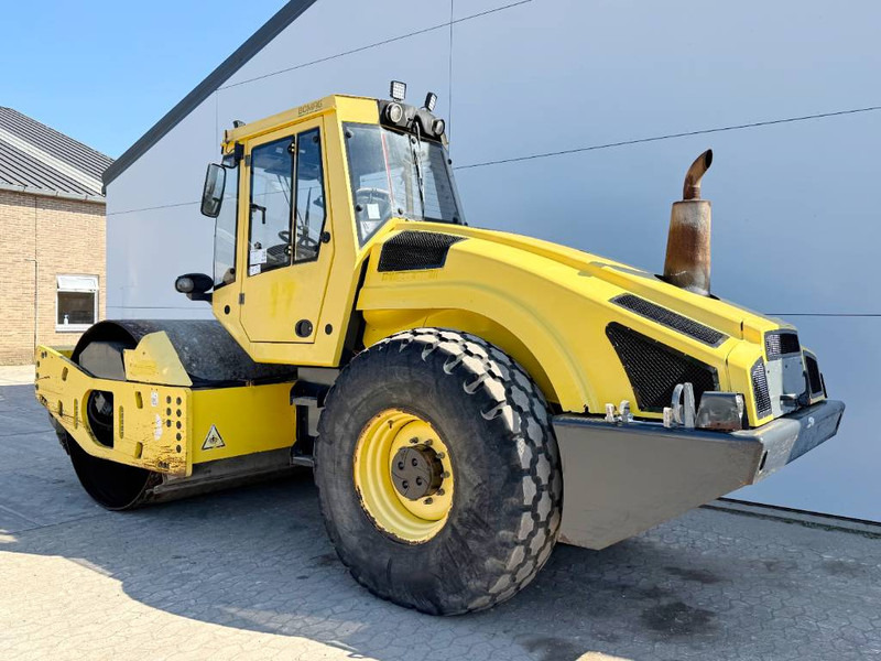 Bomag BW213DH-4 - Evib/BVC / German Machine - Compacteur: photos 3 Bomag BW213DH-4 - Evib/BVC / German Machine - Compacteur: photos 3