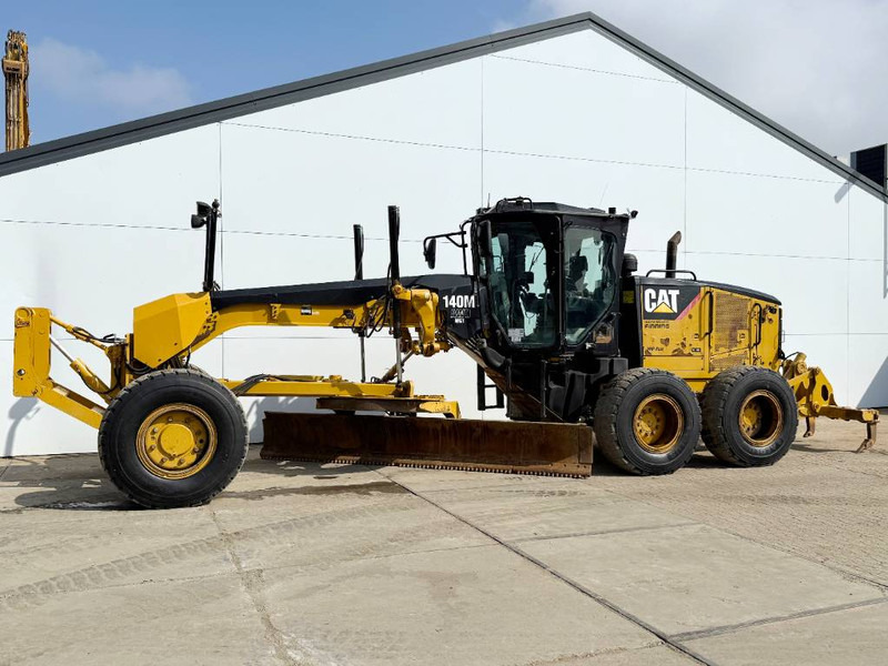 Cat 140M AWD 6x6 VHP Plus - Snowblade/ Ripper - Niveleuse: photos 1 Cat 140M AWD 6x6 VHP Plus - Snowblade/ Ripper - Niveleuse: photos 1