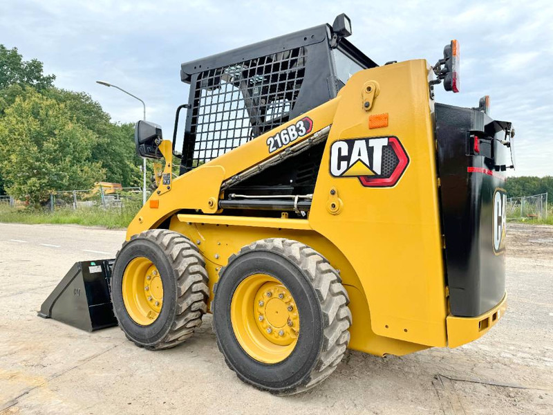 Cat 216B3 - New / Unused / Extra Hydraulic - Mini chargeuse: photos 3 Cat 216B3 - New / Unused / Extra Hydraulic - Mini chargeuse: photos 3