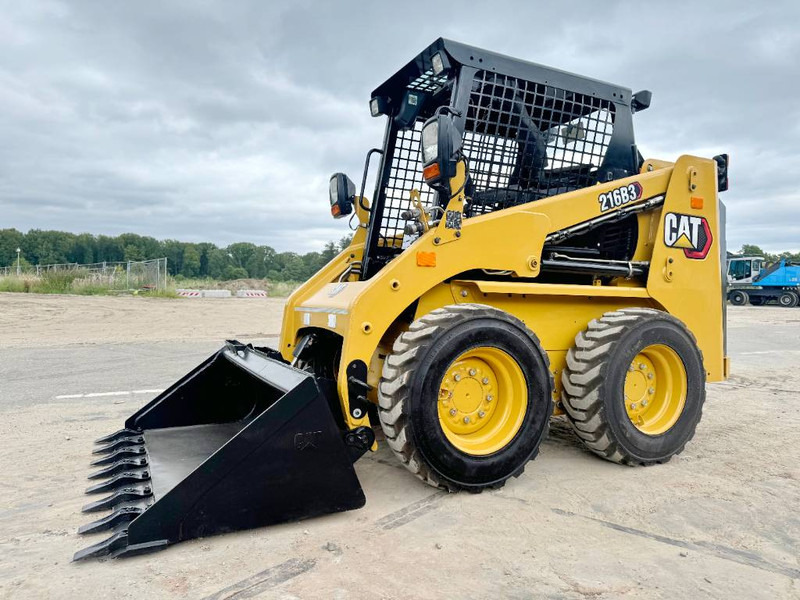 Cat 216B3 - New / Unused / Extra Hydraulic - Mini chargeuse: photos 1 Cat 216B3 - New / Unused / Extra Hydraulic - Mini chargeuse: photos 1