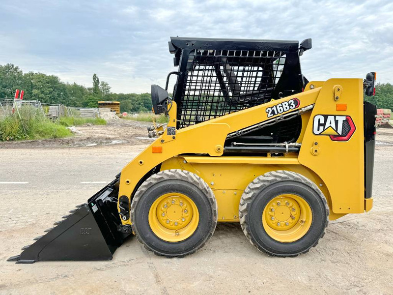 Cat 216B3 - New / Unused / Extra Hydraulic - Mini chargeuse: photos 2 Cat 216B3 - New / Unused / Extra Hydraulic - Mini chargeuse: photos 2